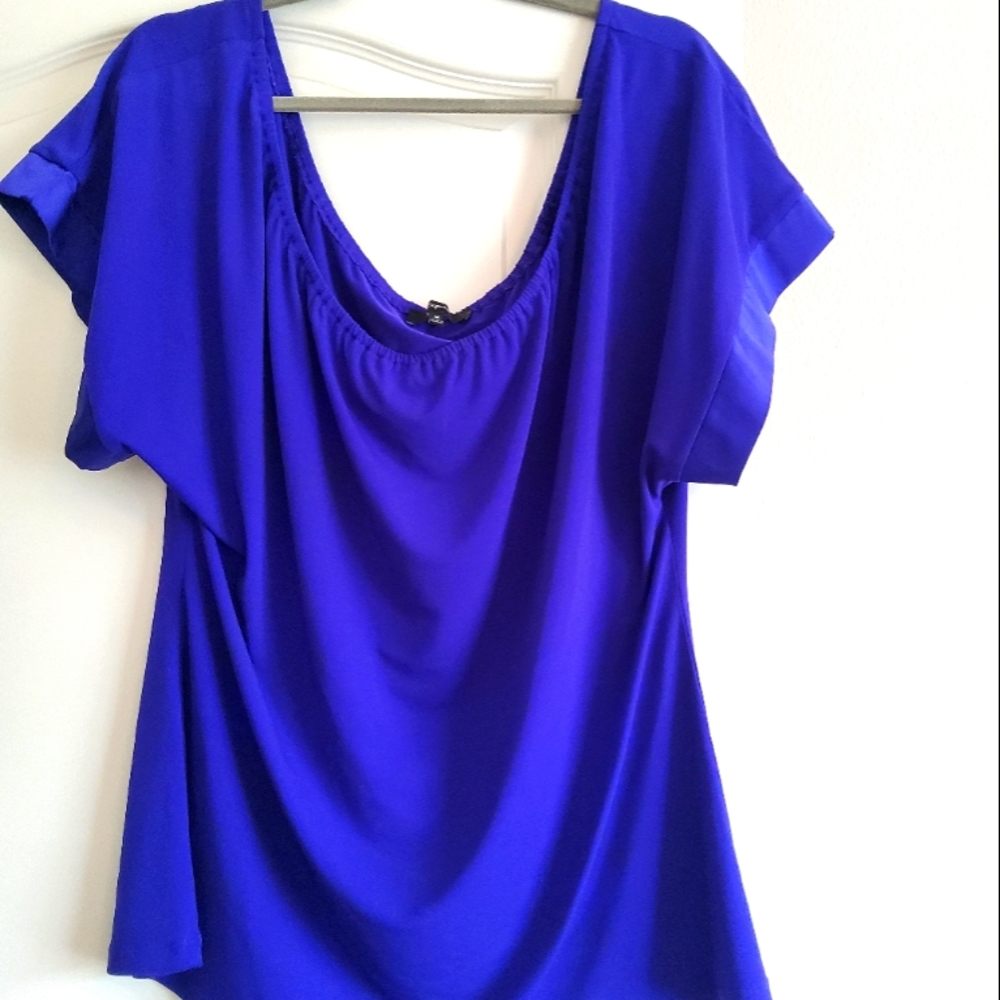 Express top, loose fitting, size Medium, Purple.